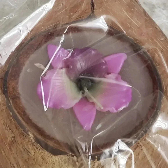 handmade from Thailand set of two candles - Picture 2 of 3